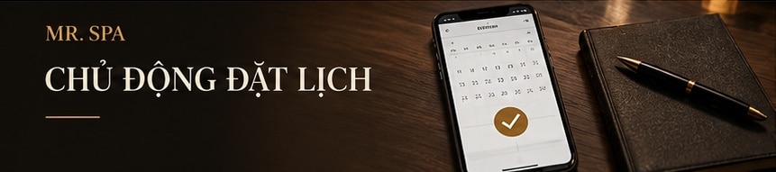 Ảnh minh họa điện thoại hiển thị lịch hẹn, đặt cạnh sổ và bút trên bàn.